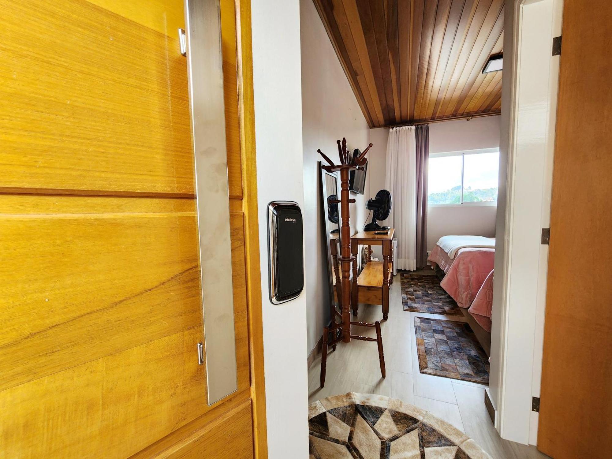 Guest house Geada De Campos Campos do Jordao